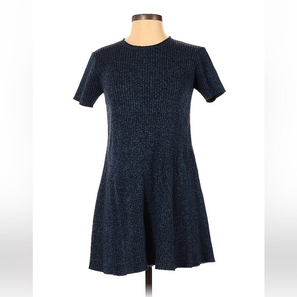 Clover blue ribbed knit short sleeved dress, size small